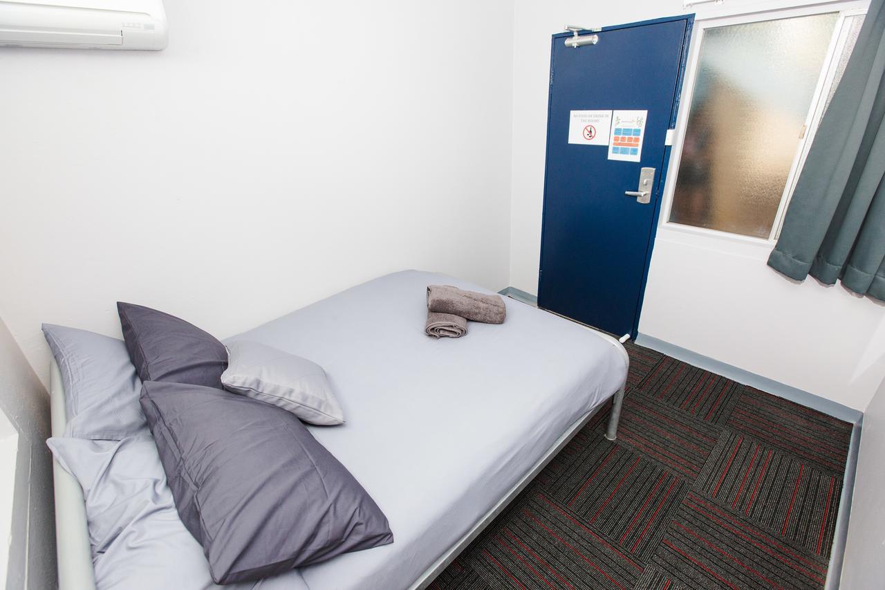 แมดมังกี้ แบ็กแพกเกอร์ วอเตอร์ฟรอนต์ Hostel แคนส์ ภายนอก รูปภาพ