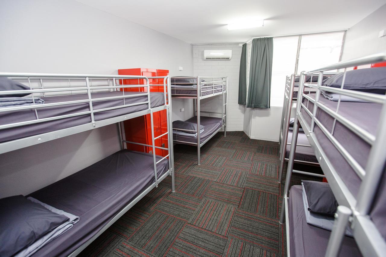 แมดมังกี้ แบ็กแพกเกอร์ วอเตอร์ฟรอนต์ Hostel แคนส์ ภายนอก รูปภาพ
