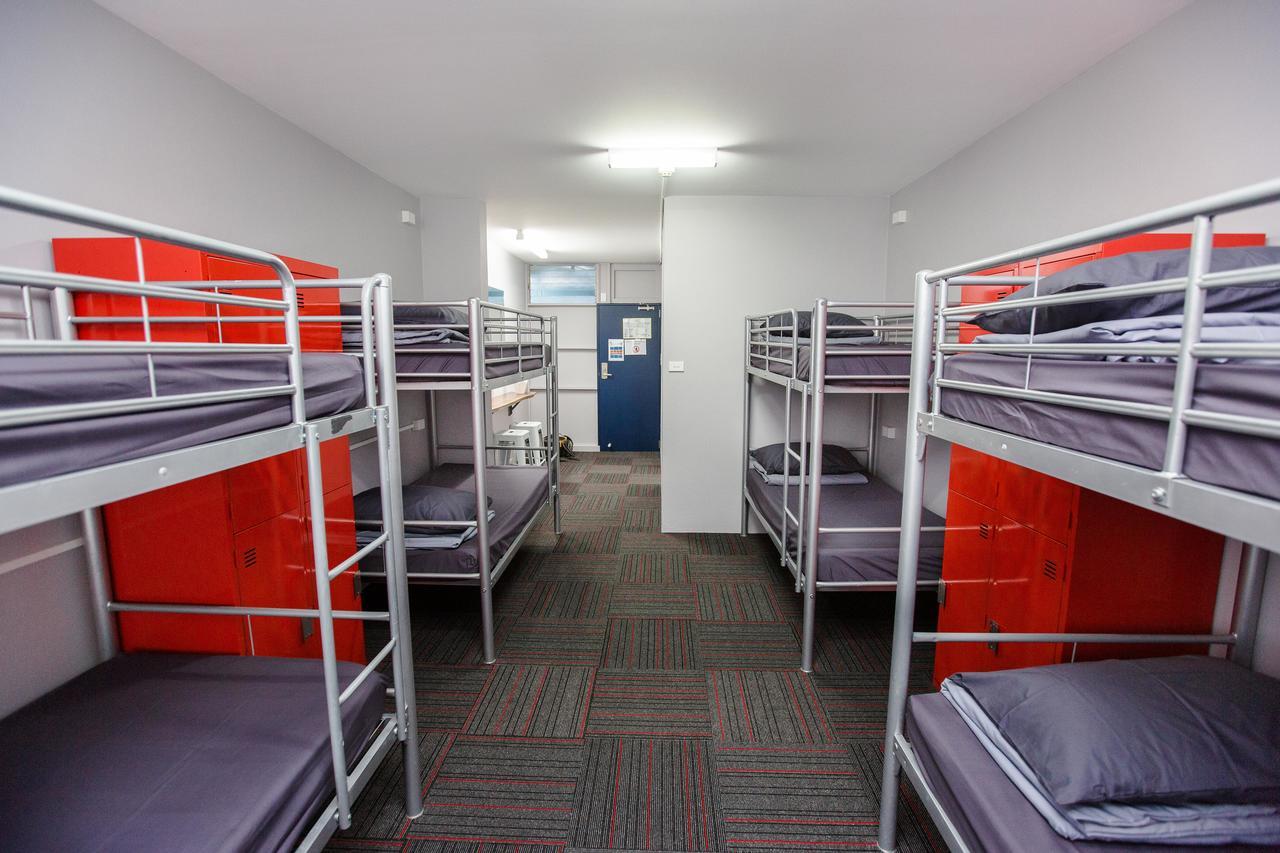 แมดมังกี้ แบ็กแพกเกอร์ วอเตอร์ฟรอนต์ Hostel แคนส์ ภายนอก รูปภาพ